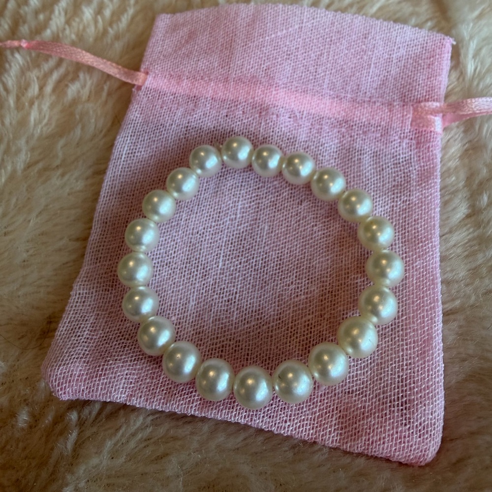 White Pearl Stretch Beaded Bracelet